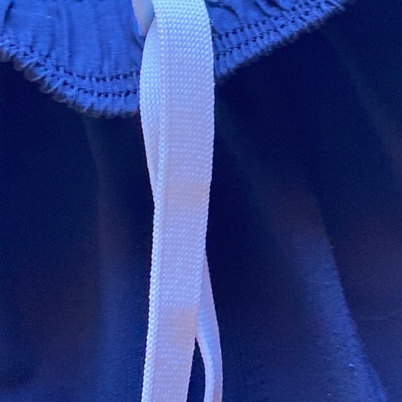 Under Armour Loose pull string waist Shorts Sz Small - Picture 5 of 6